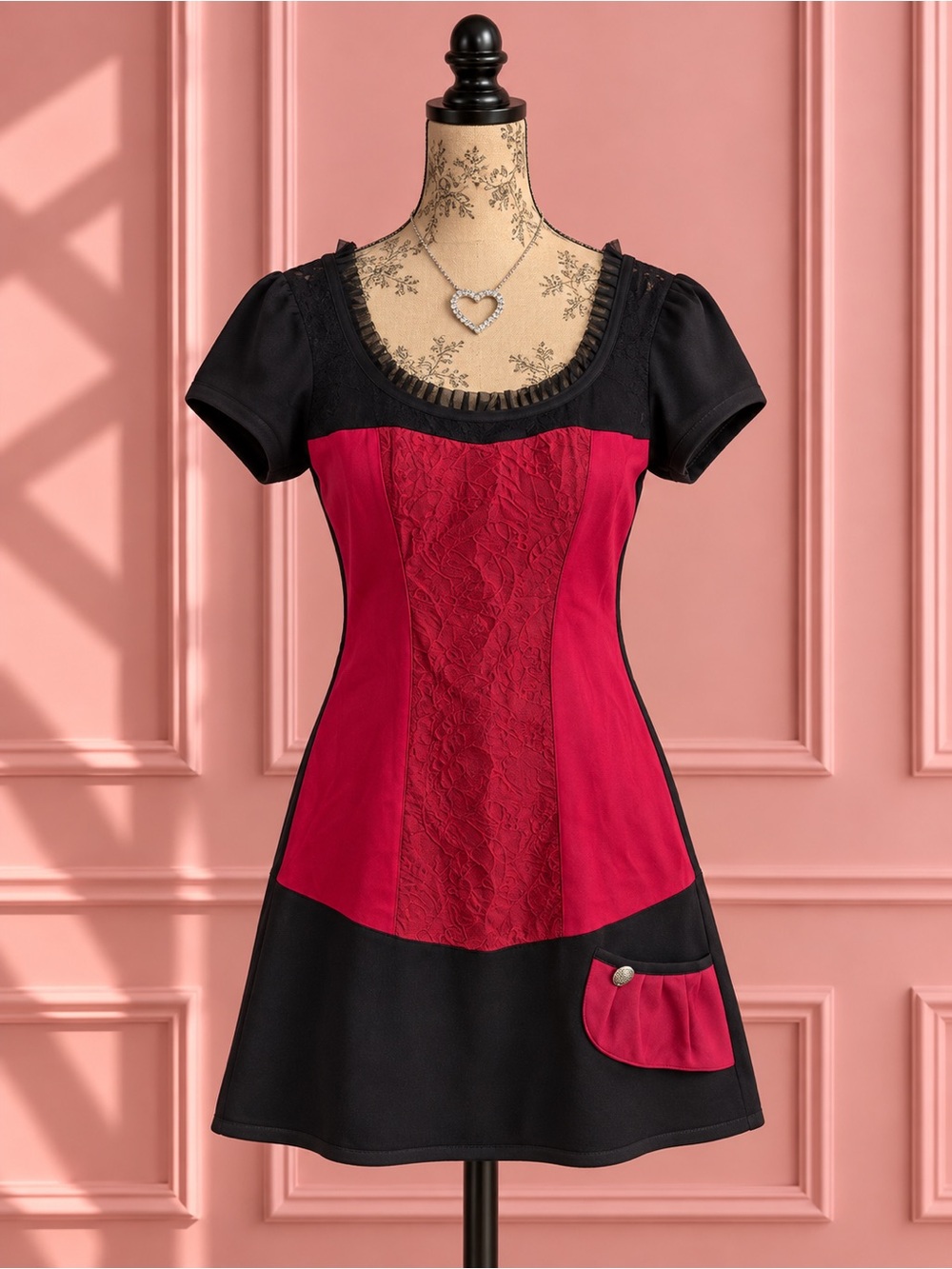 Kollontaï Black and Red Contrast Short Sleeve Dress Size S